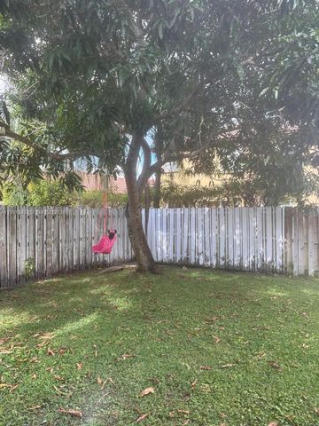 19249 NW 13th St, Pembroke Pines, FL 33029