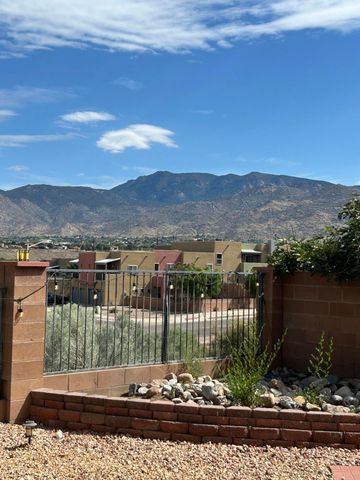 11827 Native Dancer Road SE, Albuquerque, NM 87123