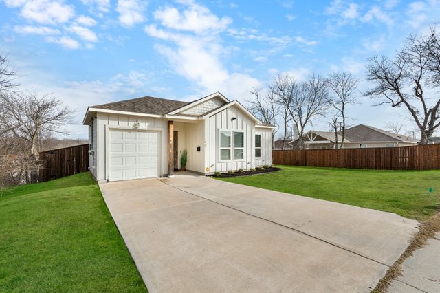 407 Peabody Street, Hillsboro, TX 76645