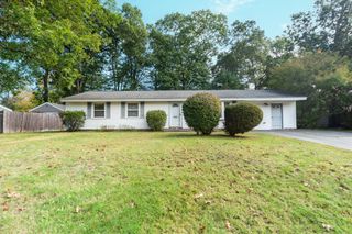221 Sinclair Rd, Brockton, MA 02302