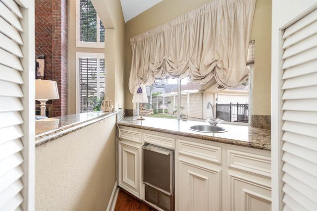 3702 Belle Grove Ln, Sugar Land, TX 77479