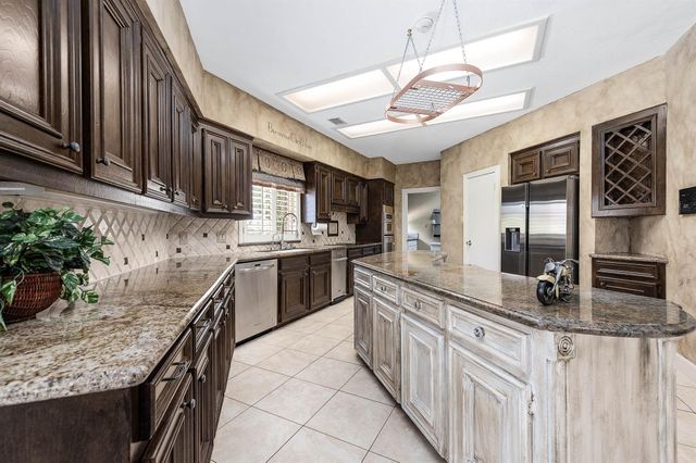 3702 Belle Grove Ln, Sugar Land, TX 77479