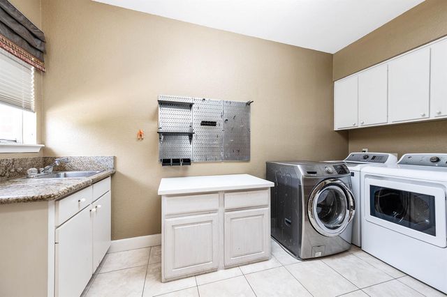 3702 Belle Grove Ln, Sugar Land, TX 77479