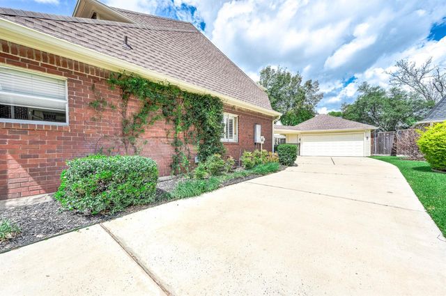 3702 Belle Grove Ln, Sugar Land, TX 77479