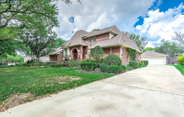 3702 Belle Grove Ln, Sugar Land, TX 77479