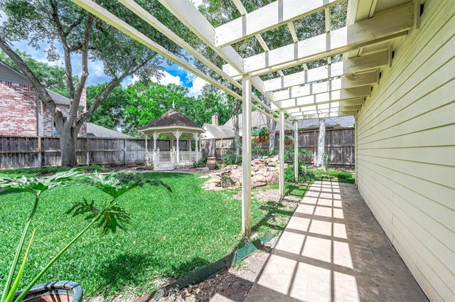 3702 Belle Grove Ln, Sugar Land, TX 77479