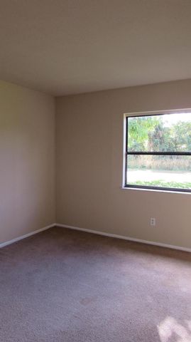 674 25th Street SW, Vero Beach, FL 32962