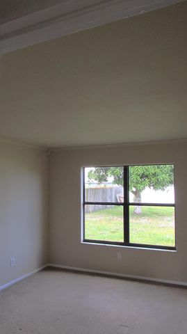 674 25th Street SW, Vero Beach, FL 32962