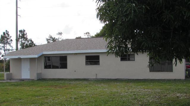 674 25th Street SW, Vero Beach, FL 32962