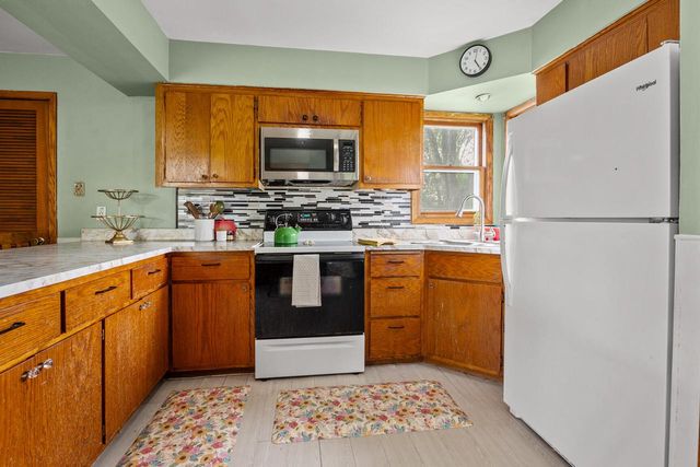 S69W14596 Cornell DRIVE, Muskego, WI 53150