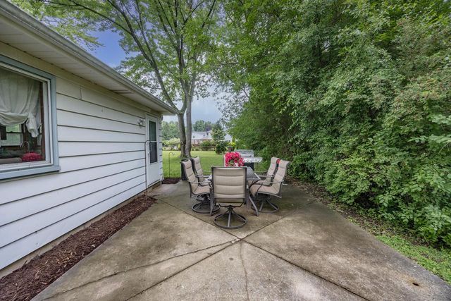 S69W14596 Cornell DRIVE, Muskego, WI 53150