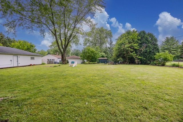 S69W14596 Cornell DRIVE, Muskego, WI 53150