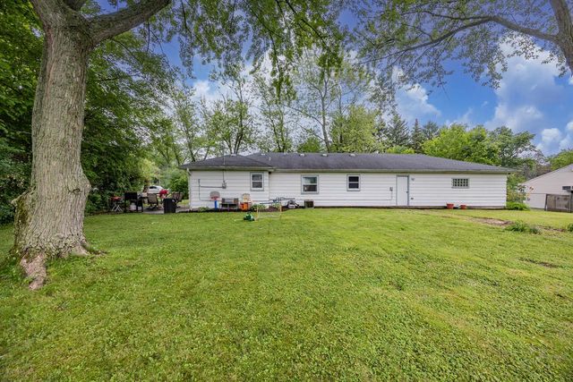 S69W14596 Cornell DRIVE, Muskego, WI 53150