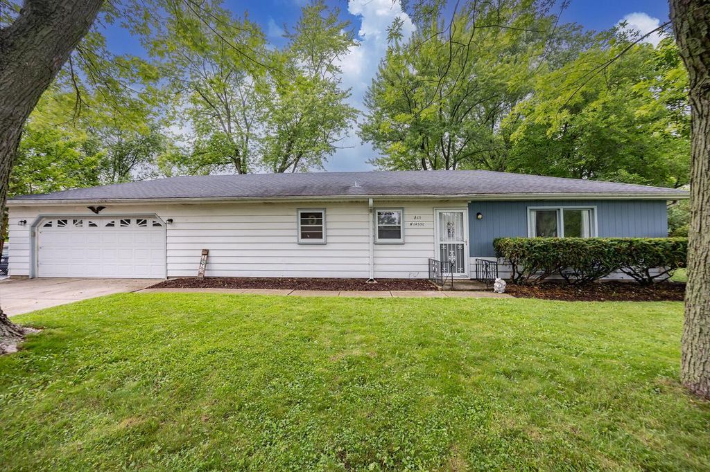 S69W14596 Cornell DRIVE, Muskego, WI 53150