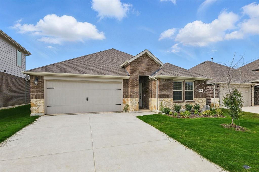 9732 Quail Pointe Road, Aubrey, TX 76227