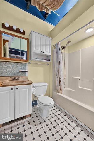 109 W EVESHAM AVE, Magnolia, NJ 08049