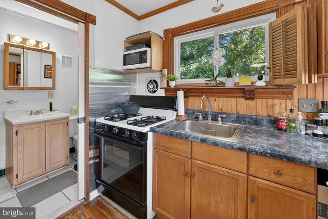 109 W EVESHAM AVE, Magnolia, NJ 08049