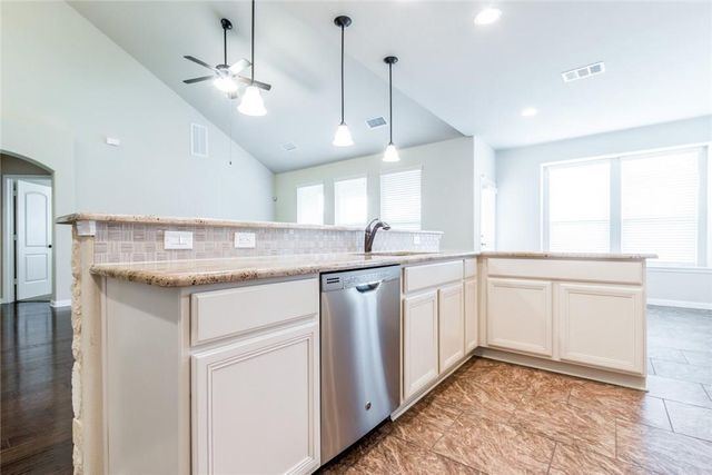 1917 Tawakoni DR, Round Rock, TX 78664