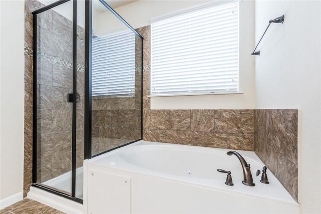 1917 Tawakoni DR, Round Rock, TX 78664