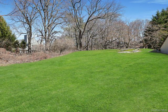 72 Quail Close, Irvington, NY 10533