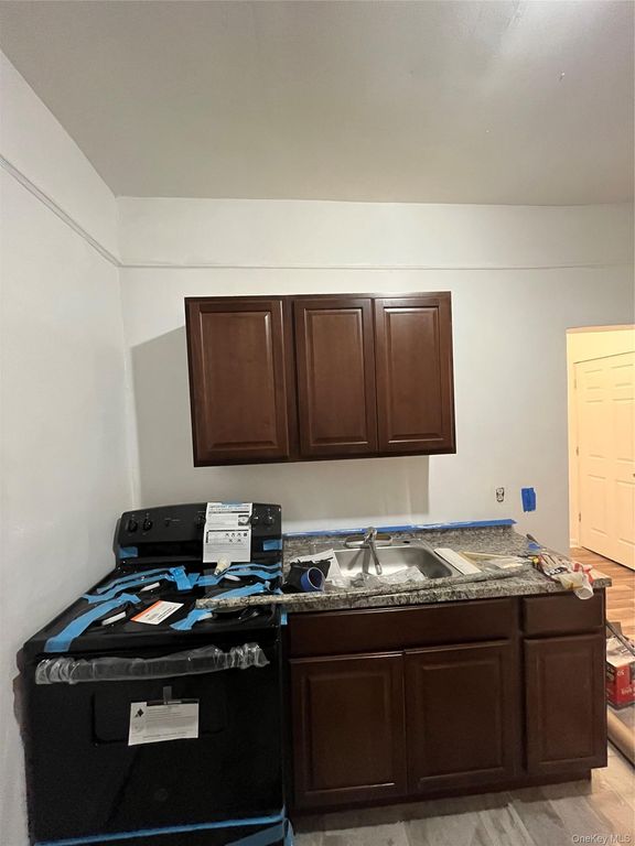 1011 Hemlock Street, Brooklyn, NY 11208 — photo 4