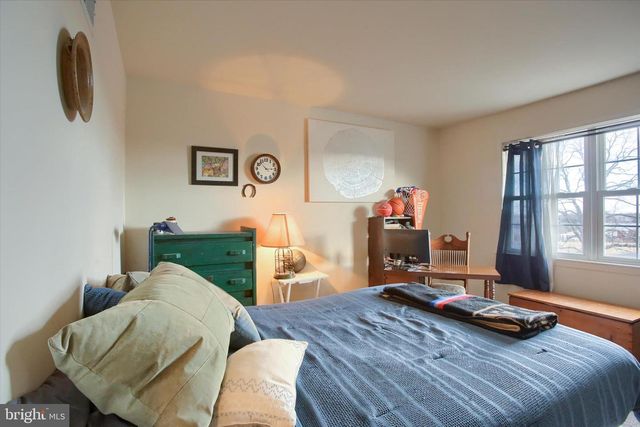 6 CLAIRES WAY, Fredericksburg, PA 17026