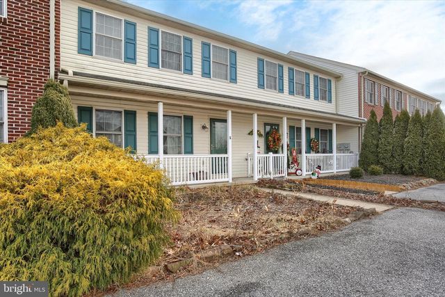 6 CLAIRES WAY, Fredericksburg, PA 17026