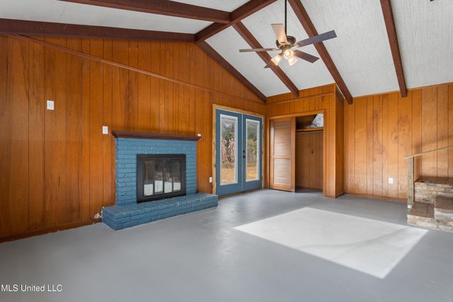 4418 Welch Avenue, Moss Point, MS 39563