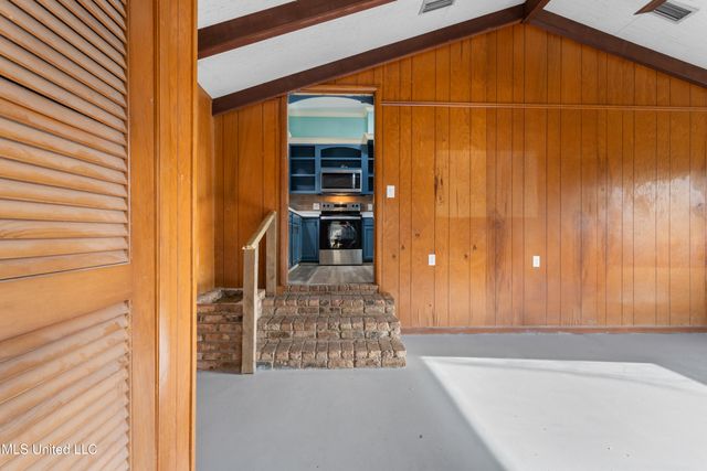 4418 Welch Avenue, Moss Point, MS 39563