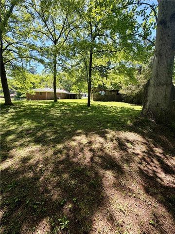 3950 Hubert Drive, Powder Springs, GA 30127