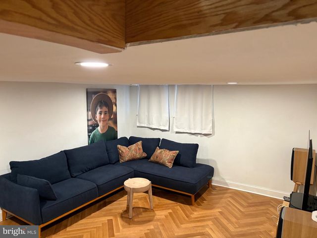 1412 N 4TH ST N, Philadelphia, PA 19122