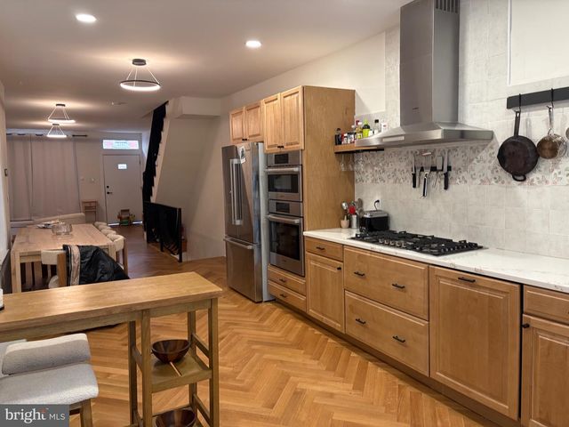 1412 N 4TH ST N, Philadelphia, PA 19122