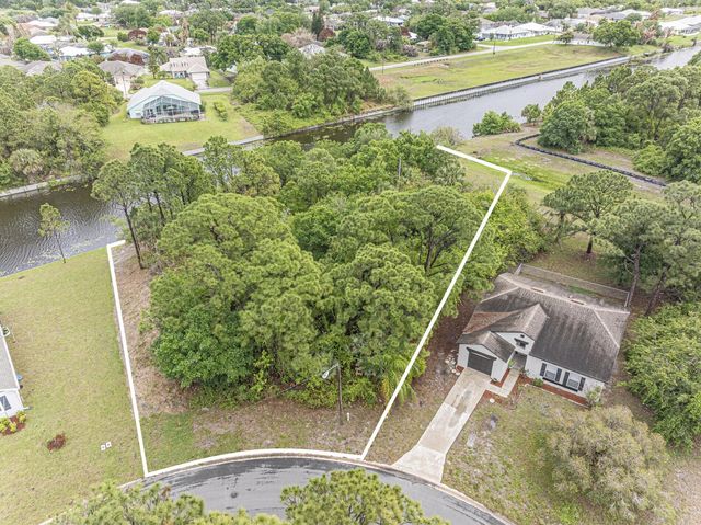 116 Dahl Avenue, Sebastian, FL 32958