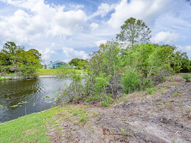 116 Dahl Avenue, Sebastian, FL 32958