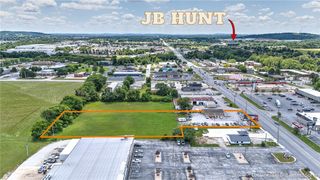 121 N Bloomington Street, Lowell, AR 72745
