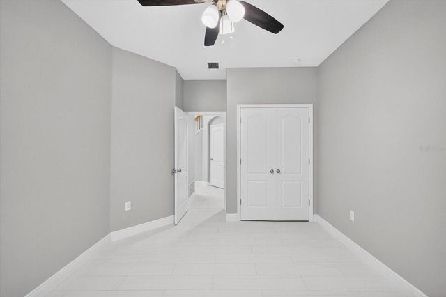 8914 N LYNN AVENUE, Tampa, FL 33604