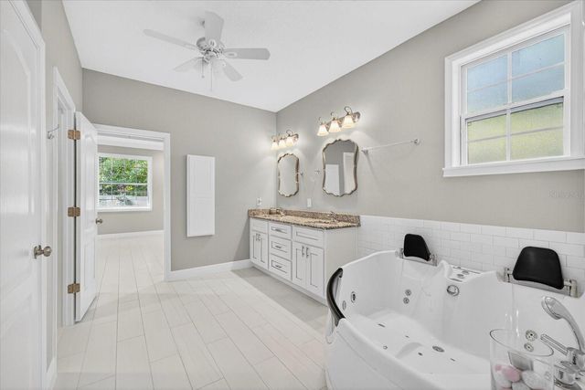 8914 N LYNN AVENUE, Tampa, FL 33604