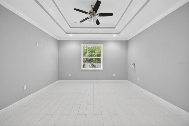 8914 N LYNN AVENUE, Tampa, FL 33604