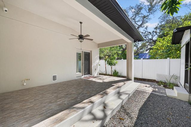 8914 N LYNN AVENUE, Tampa, FL 33604
