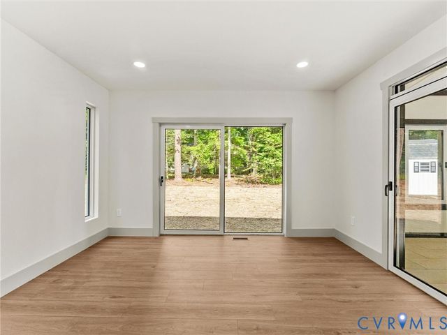 16200 Hunters Ridge Ln, Moseley, VA 23120