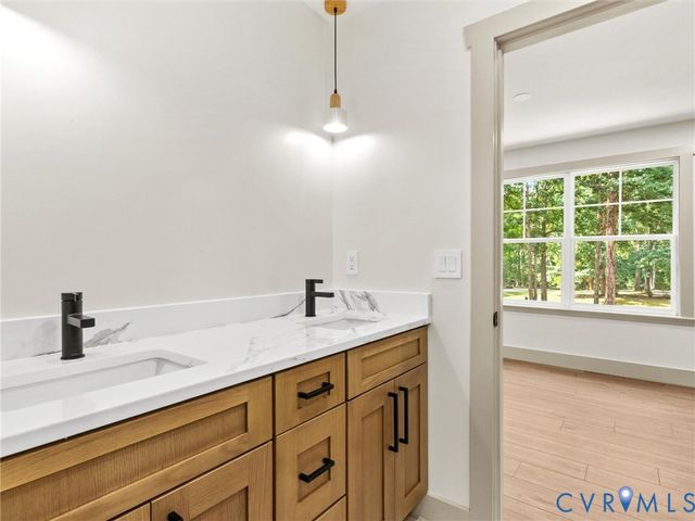 16200 Hunters Ridge Ln, Moseley, VA 23120