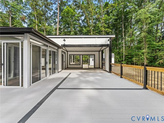 16200 Hunters Ridge Ln, Moseley, VA 23120