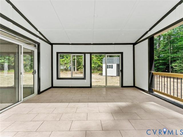 16200 Hunters Ridge Ln, Moseley, VA 23120