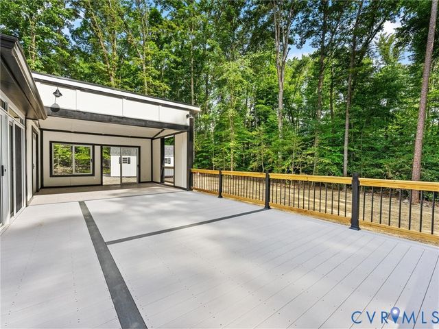 16200 Hunters Ridge Ln, Moseley, VA 23120