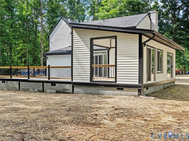16200 Hunters Ridge Ln, Moseley, VA 23120