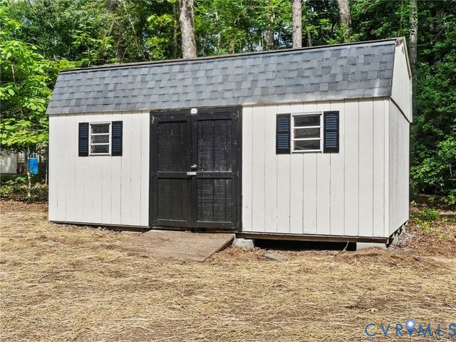 16200 Hunters Ridge Ln, Moseley, VA 23120