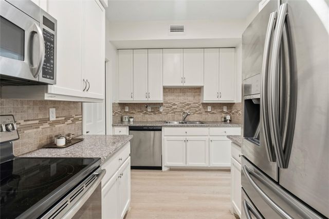 600 Wilcrest Drive 54, Houston, TX 77042