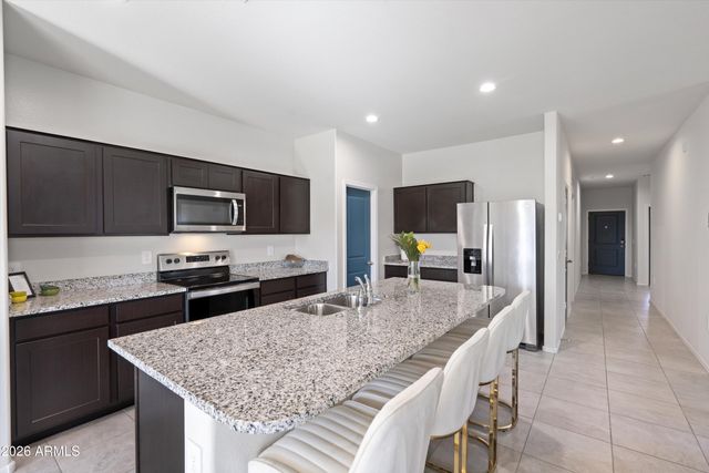 18563 W DESERT HOLLOW Drive, Wittmann, AZ 85361