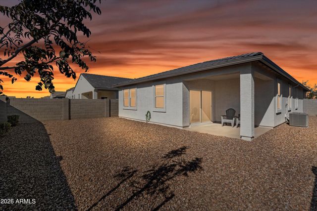 18563 W DESERT HOLLOW Drive, Wittmann, AZ 85361