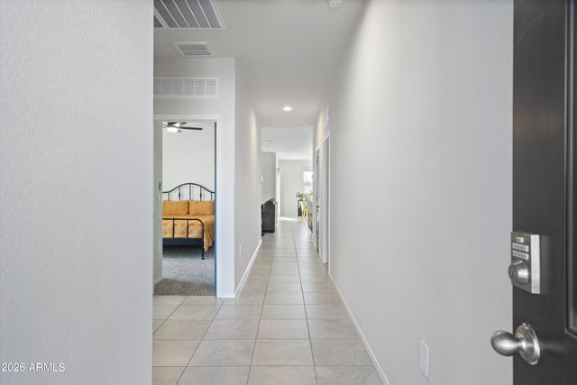 18563 W DESERT HOLLOW Drive, Wittmann, AZ 85361